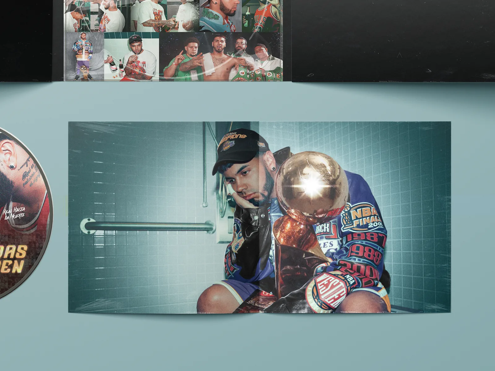 Booklet LLNM — spread del vestuario